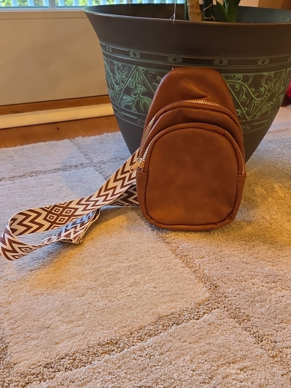 Women's Brown Leather Crossbody Sling Bag with Patterned Strap-unbranded